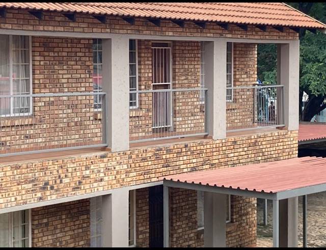 1 BEDROOM APARTMENT FOR SALE IN RUSTENBURG CENTRAL